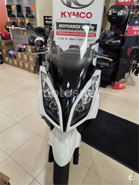 Kymco Super Dink 300 – Vista 5