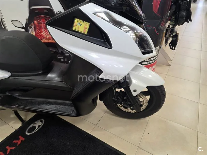 Kymco Super Dink 300 – Vista 7