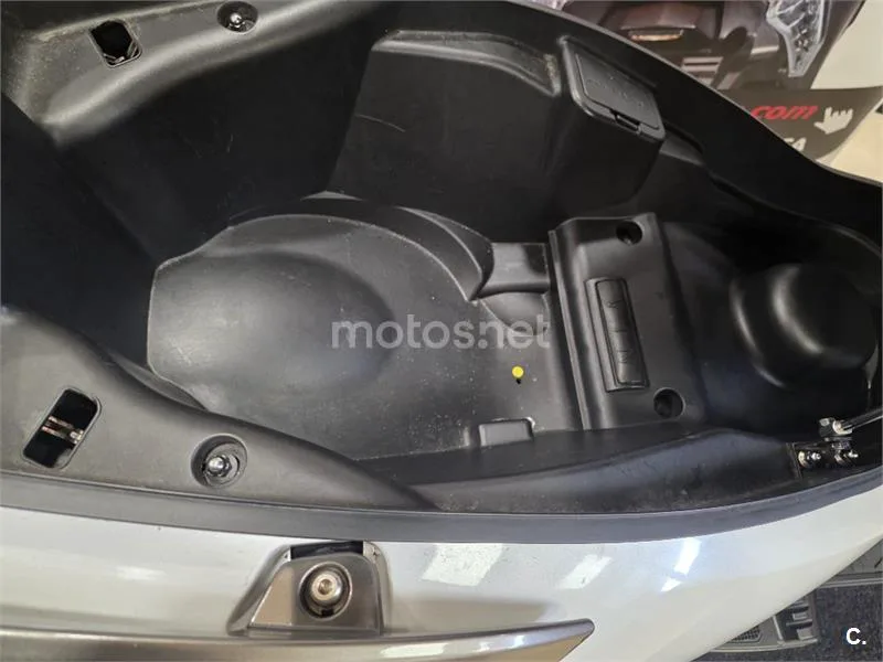 Kymco Super Dink 300 – Vista 9