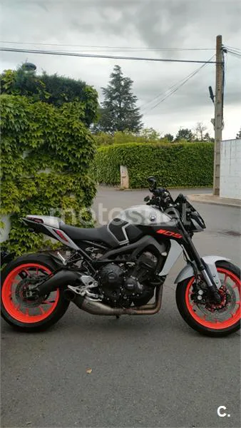 Yamaha MT-09 – Vista 2