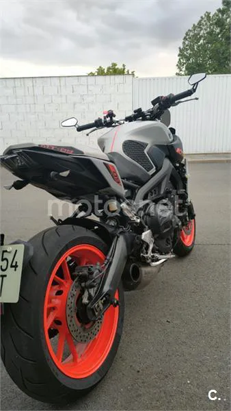 Yamaha MT-09 – Vista 7