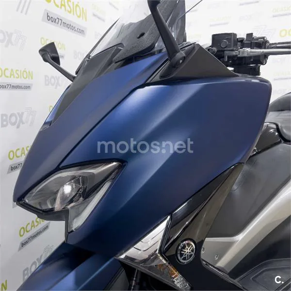 Yamaha TMAX – Vista 16