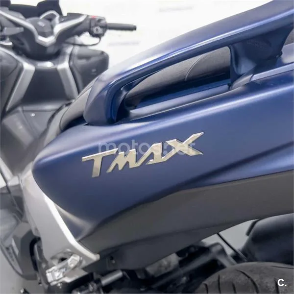 Yamaha TMAX – Vista 17