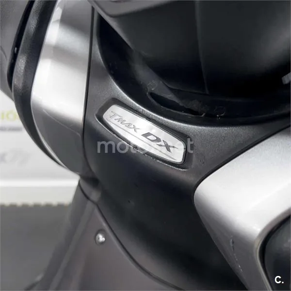 Yamaha TMAX – Vista 22