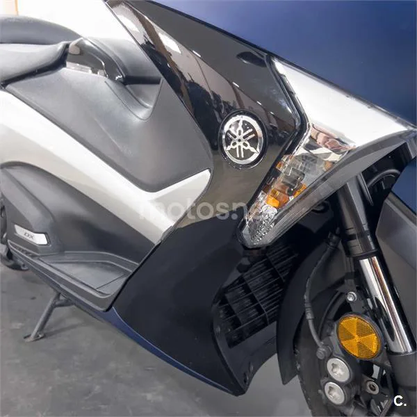 Yamaha TMAX – Vista 25