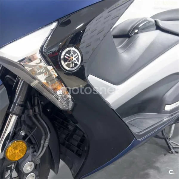 Yamaha TMAX – Vista 27
