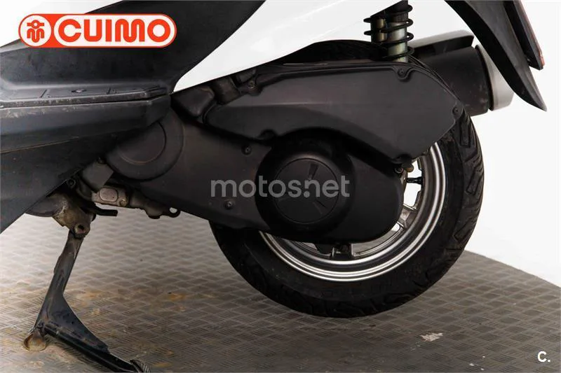 Suzuki Burgman 125 – Vista 18
