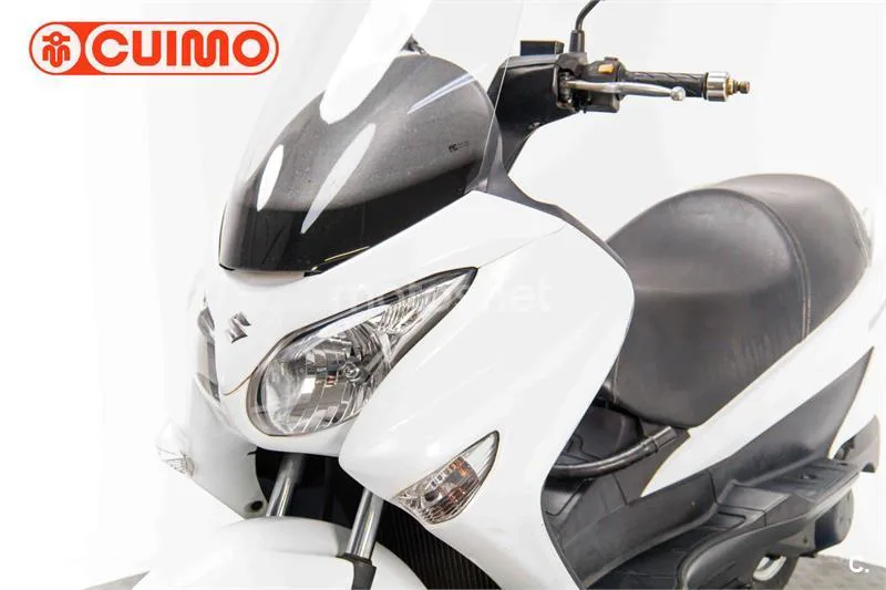 Suzuki Burgman 125 – Vista 21