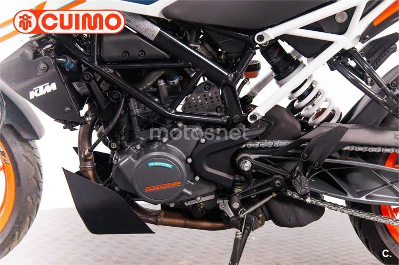 KTM 125 – Vista 19