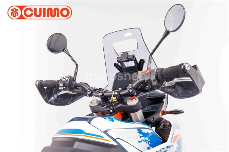 KTM 890 – Vista 14