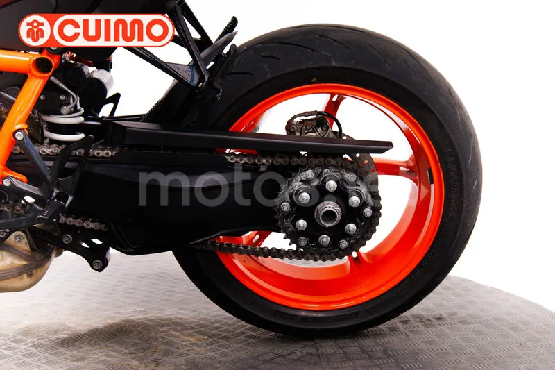 KTM 1290 Super Duke R – Vista 18