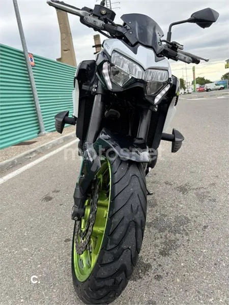 Kawasaki Z 900 – Vista 6