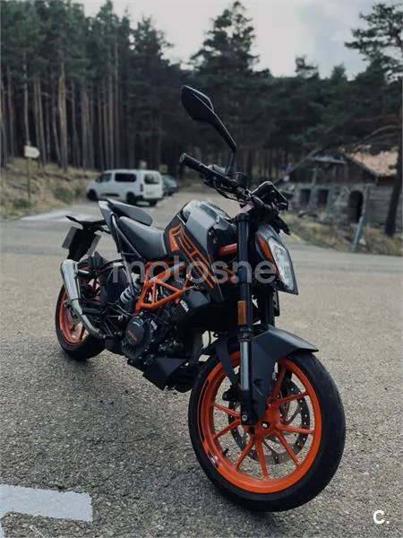 KTM 125 – Vista 2