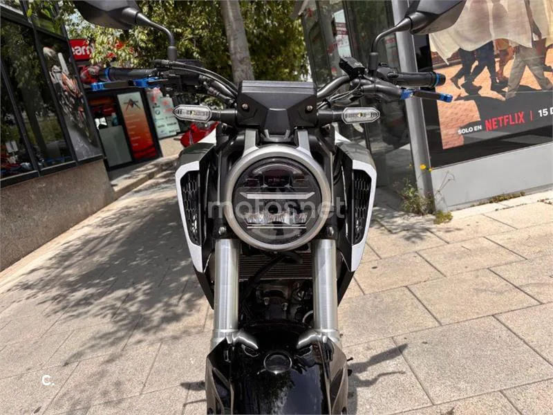 Honda CB 125 R – Vista 6