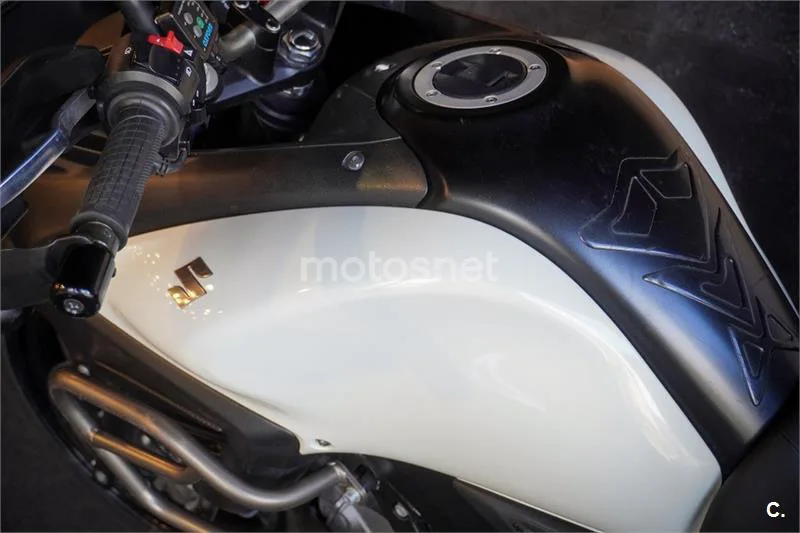 Suzuki V-Strom 650 – Vista 12