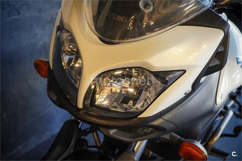 Suzuki V-Strom 650 – Vista 17