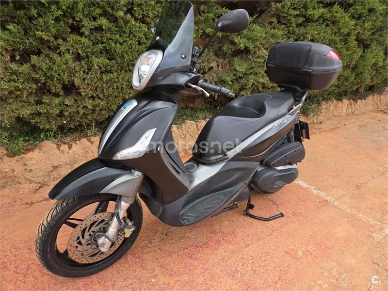 Piaggio Beverly – Vista 2