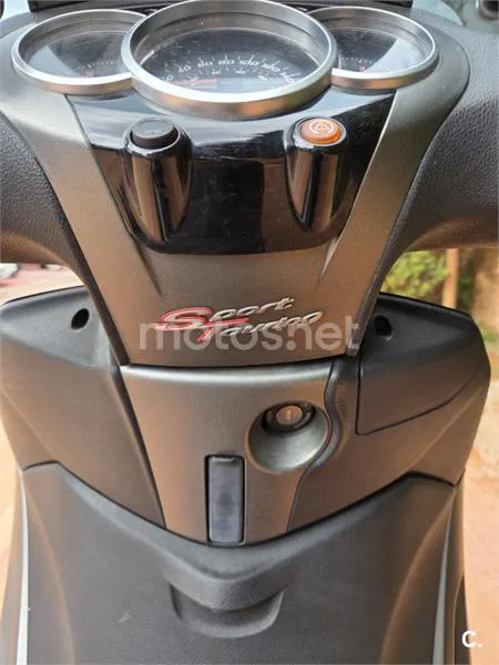 Piaggio Beverly – Vista 11