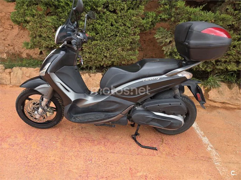 Piaggio Beverly – Vista 3