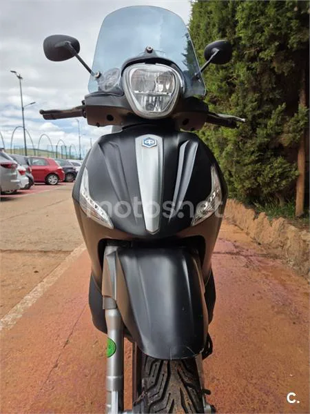 Piaggio Beverly – Vista 6