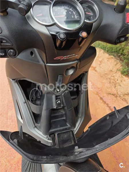 Piaggio Beverly – Vista 10