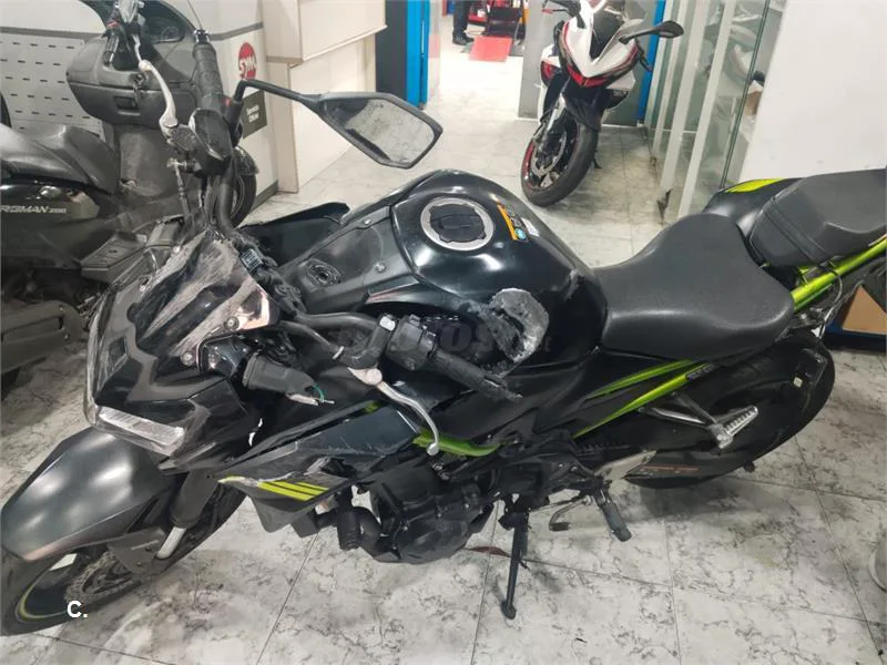 Kawasaki Z 900 – Vista 11
