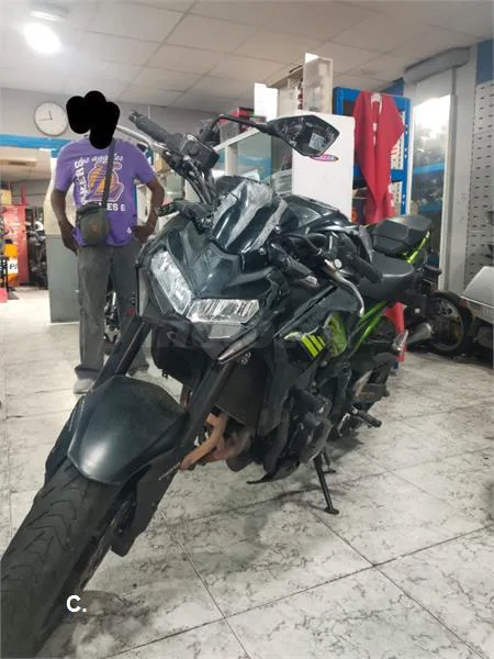 Kawasaki Z 900 – Vista 8