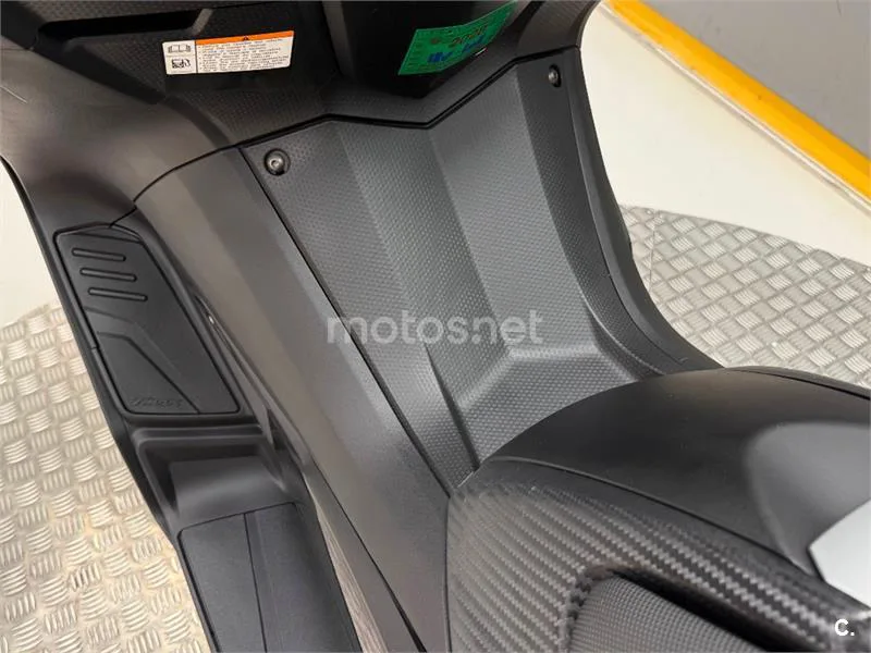 Yamaha TMAX 530 – Vista 15