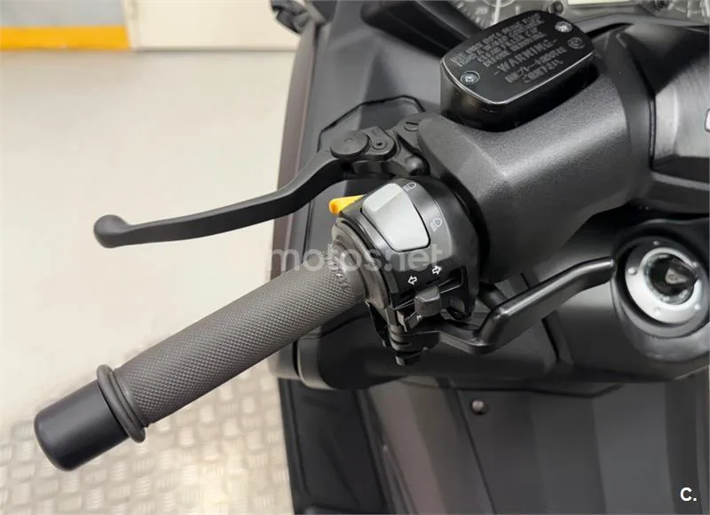 Yamaha TMAX 530 – Vista 3