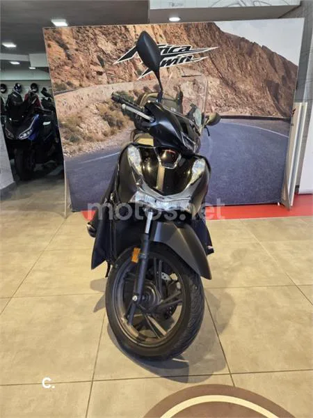 Honda SH 125i – Vista 3