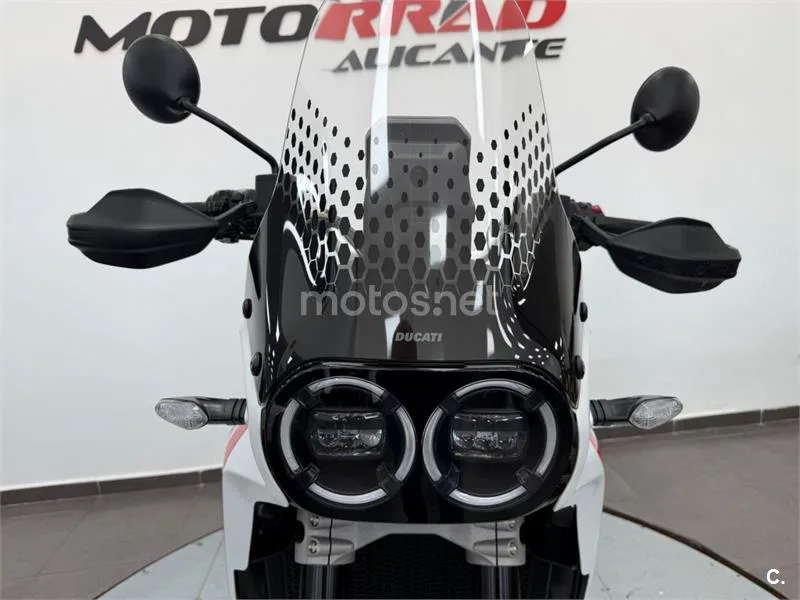 Ducati DesertX – Vista 24