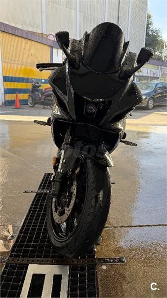 Yamaha R7 – Vista 2