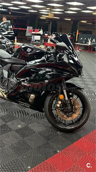 Yamaha R7 – Vista 8