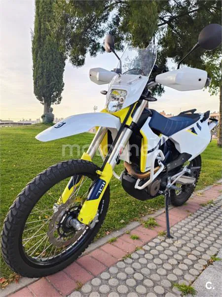 Husqvarna 701 Enduro – Vista 3