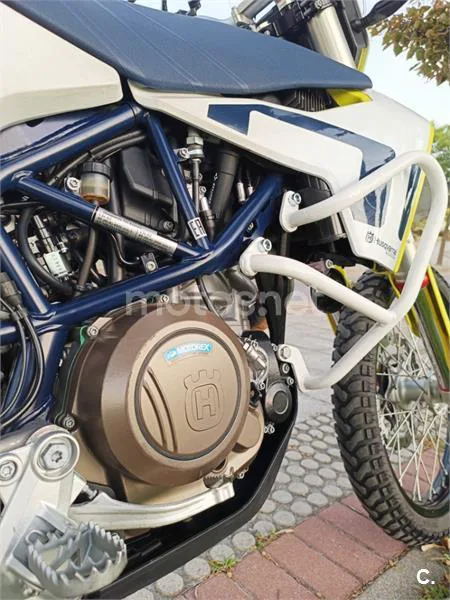 Husqvarna 701 Enduro – Vista 5
