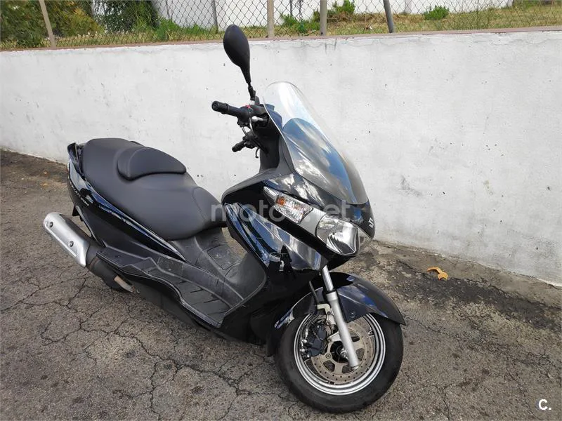 Suzuki Burgman 200 – Vista 2