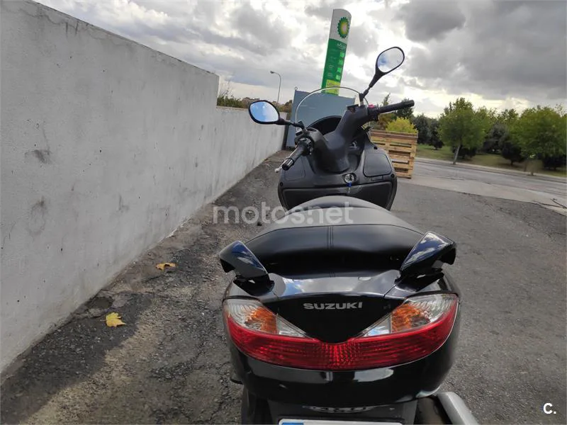 Suzuki Burgman 200 – Vista 5