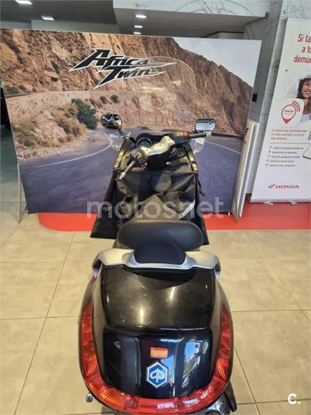 Piaggio X EVO 400 – Vista 3