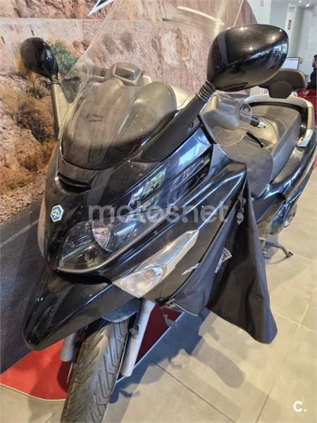 Piaggio X EVO 400 – Vista 8