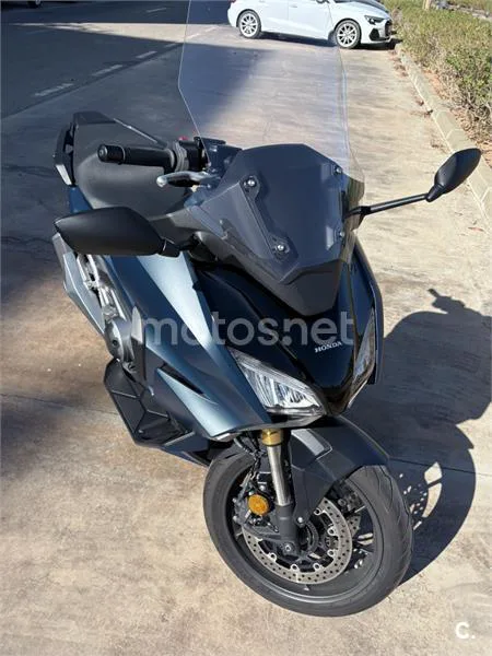 Honda Forza 750 – Vista 2