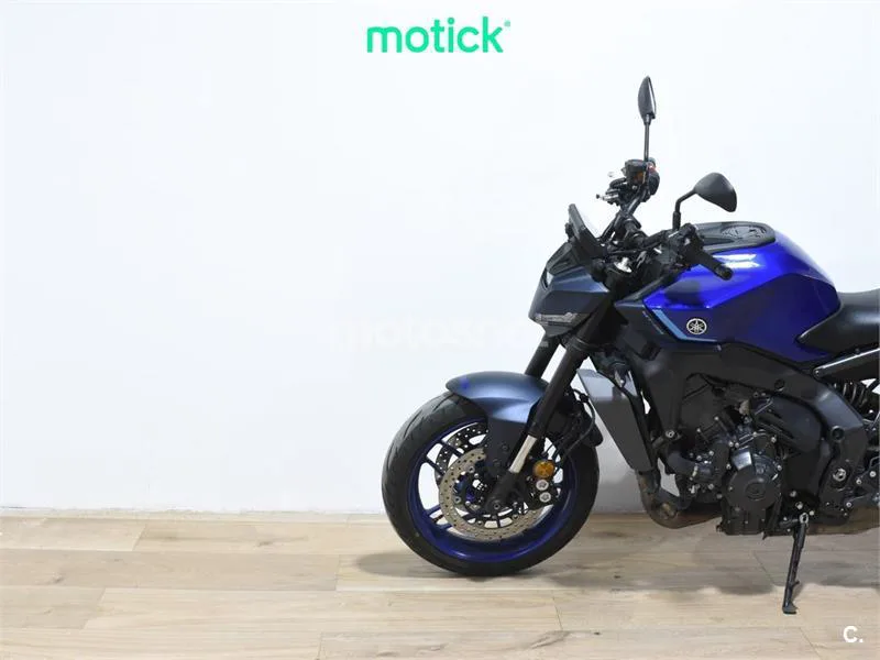 Yamaha MT-09 – Vista 8