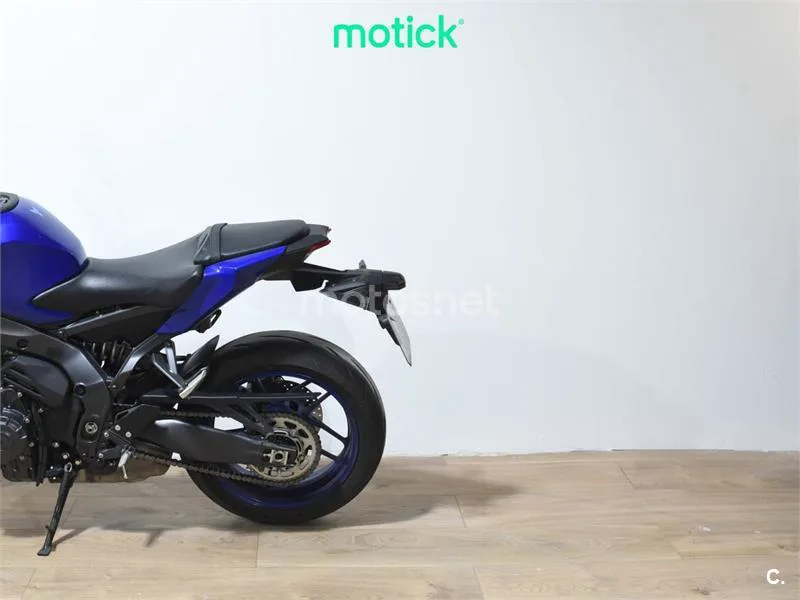 Yamaha MT-09 – Vista 9