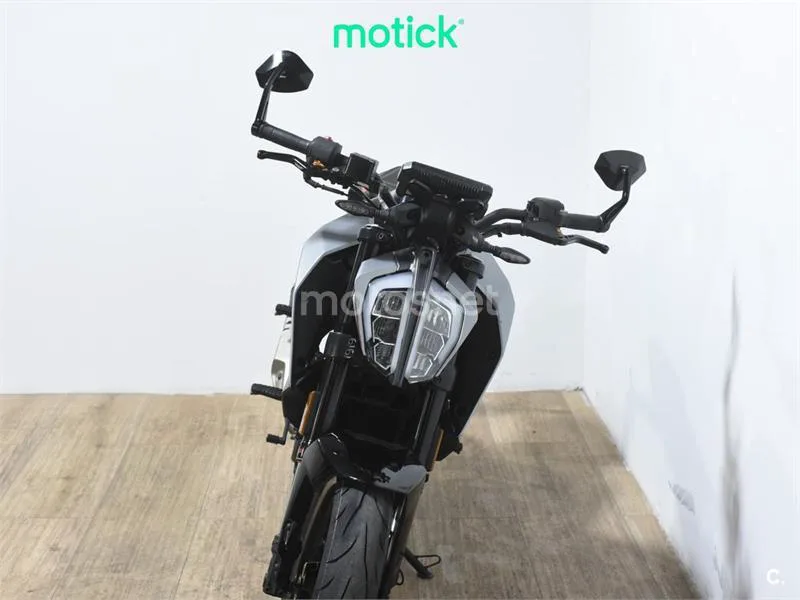 KTM 125 – Vista 11