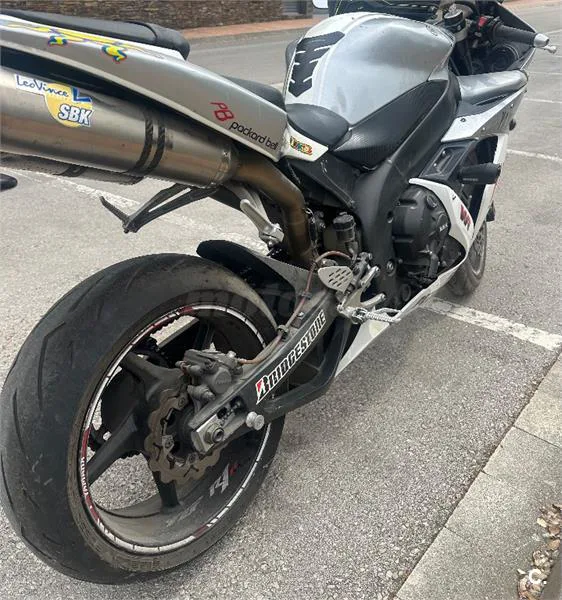 Yamaha R1 – Vista 4