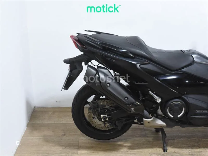 Yamaha TMAX 560 – Vista 3