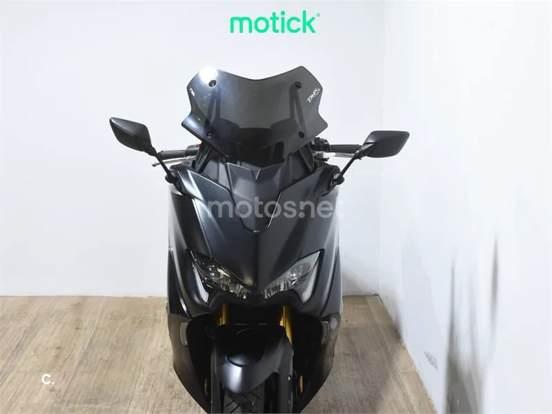 Yamaha TMAX 560 – Vista 10
