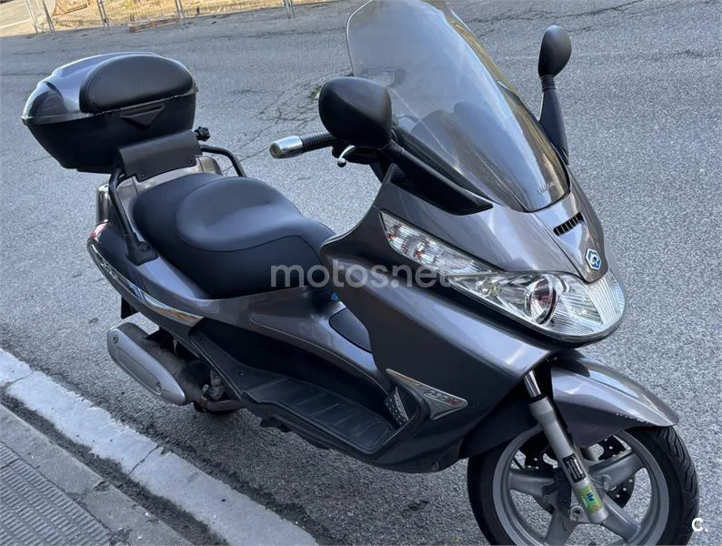 Piaggio X8 STREET 250 – Vista 2