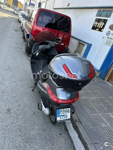 Piaggio X8 STREET 250 – Vista 4