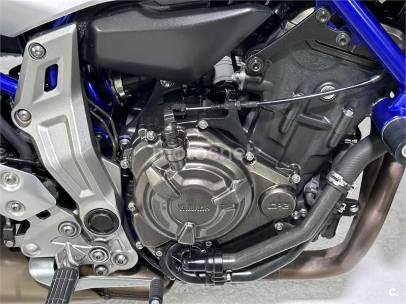 Yamaha MT-07 – Vista 16