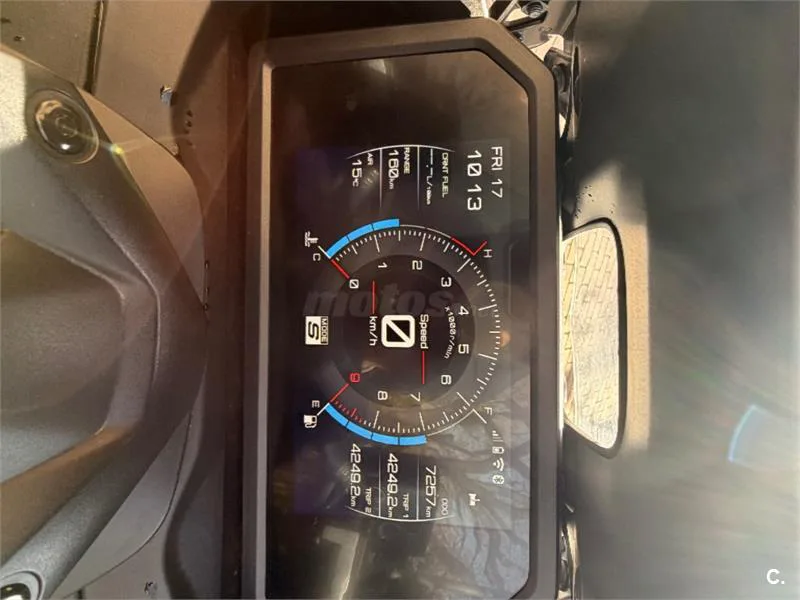 Yamaha TMAX – Vista 2